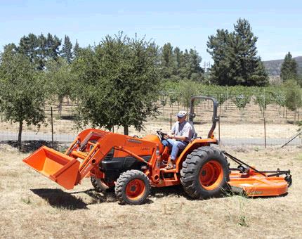 Where to find TRACTOR, KUBOTA 30-35 HP in Woodland